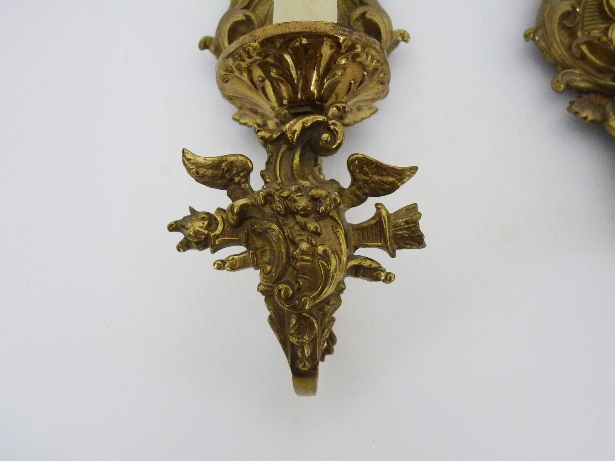 Vintage pair of 1950s gilt brass wall sconces