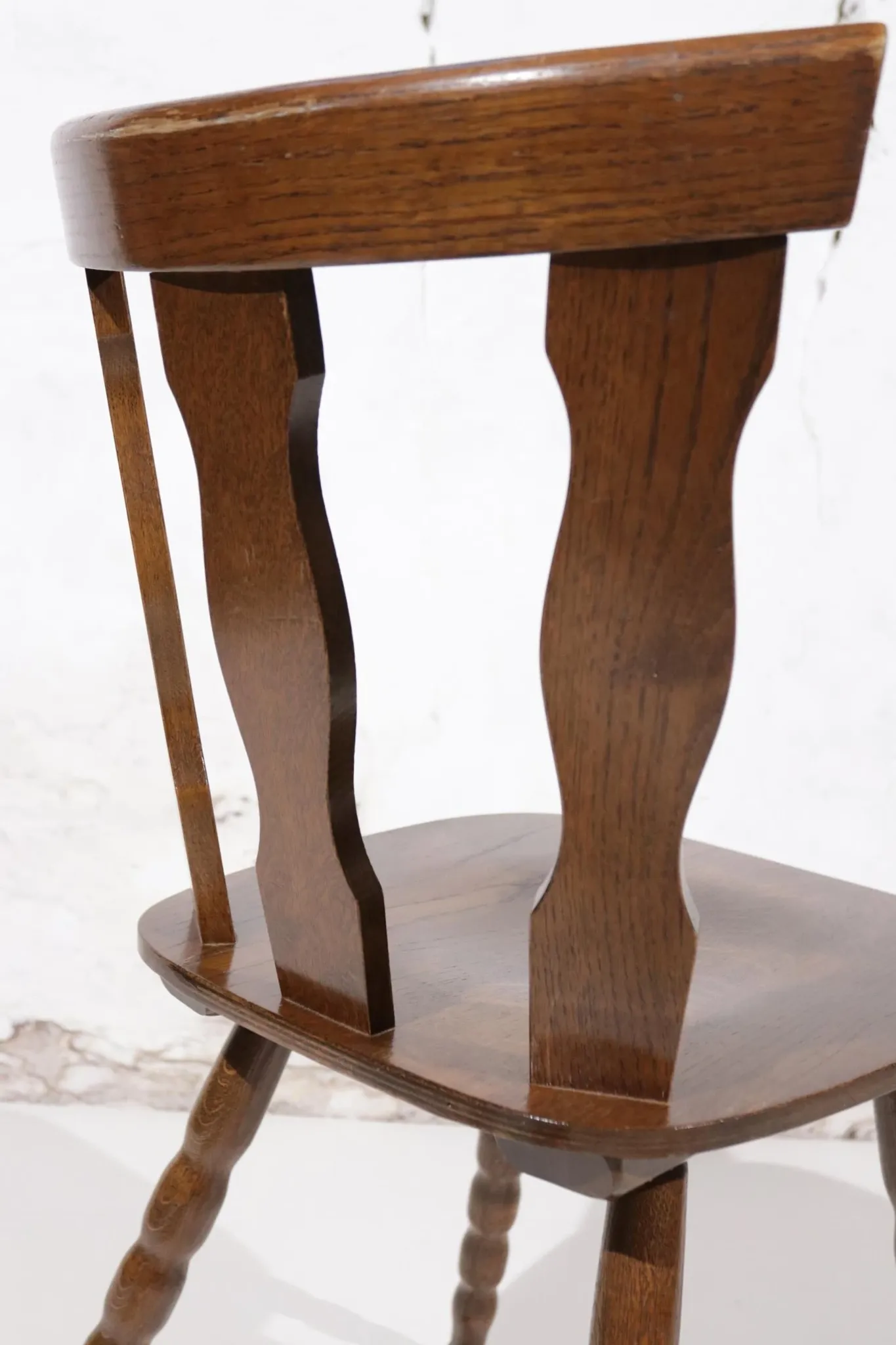 Set of 3 brutalist chairs with arched cut-outs and turned legs