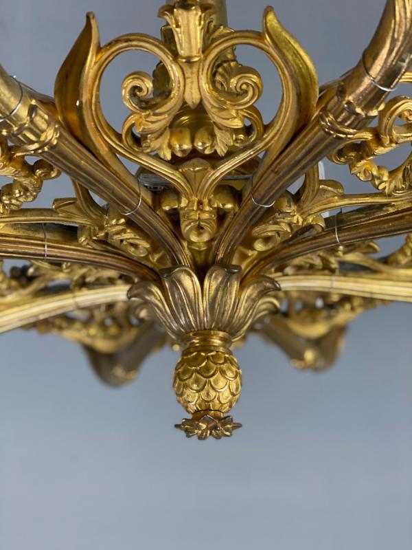 Golden bronze lustre 8 bras de lumière, france first half of the 19th century