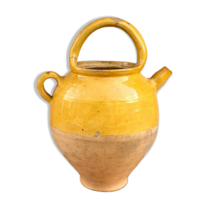 ancienne cruche en terre