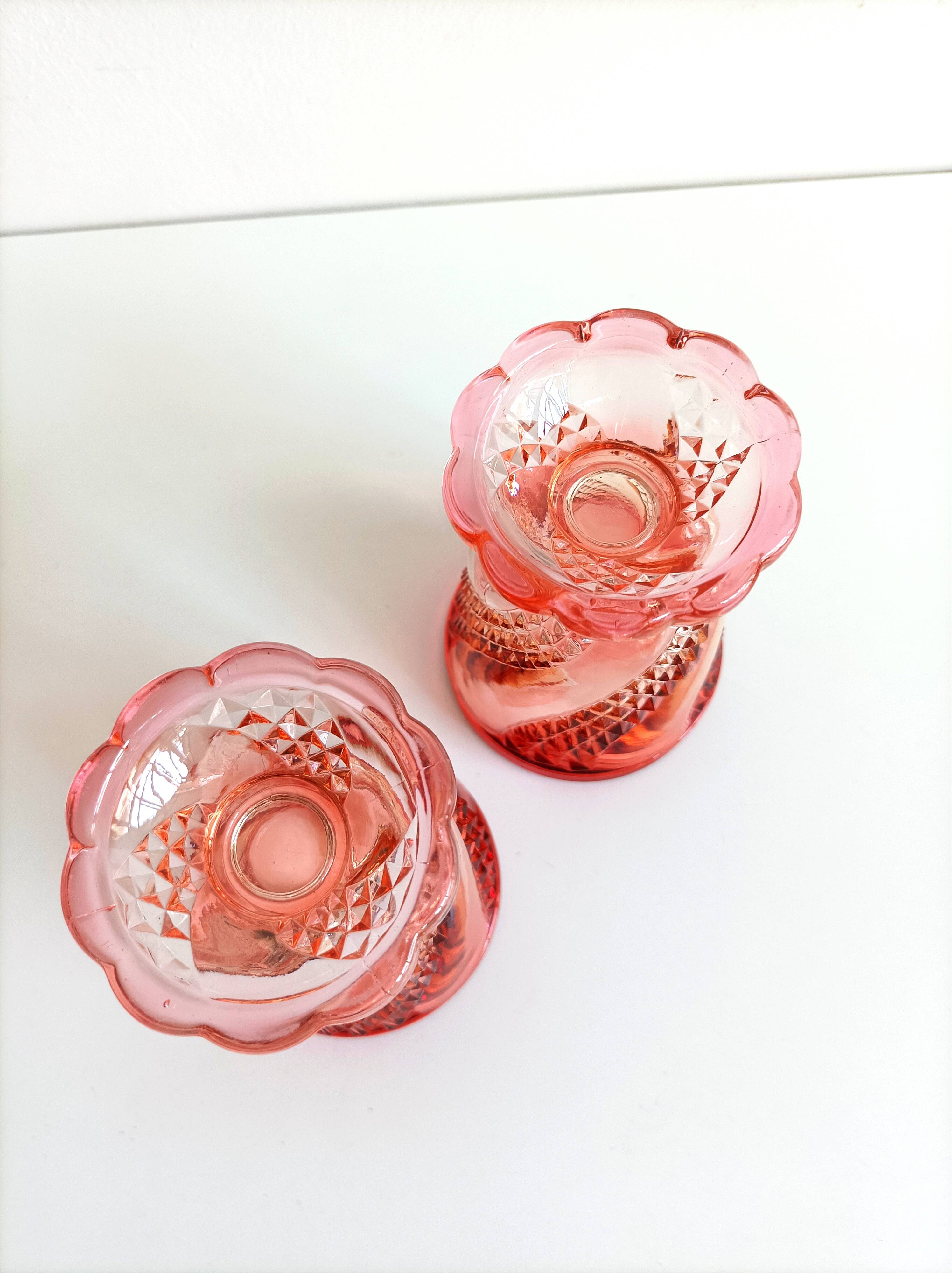 Paire de verres Baccarat anciens rouge rose dégradé