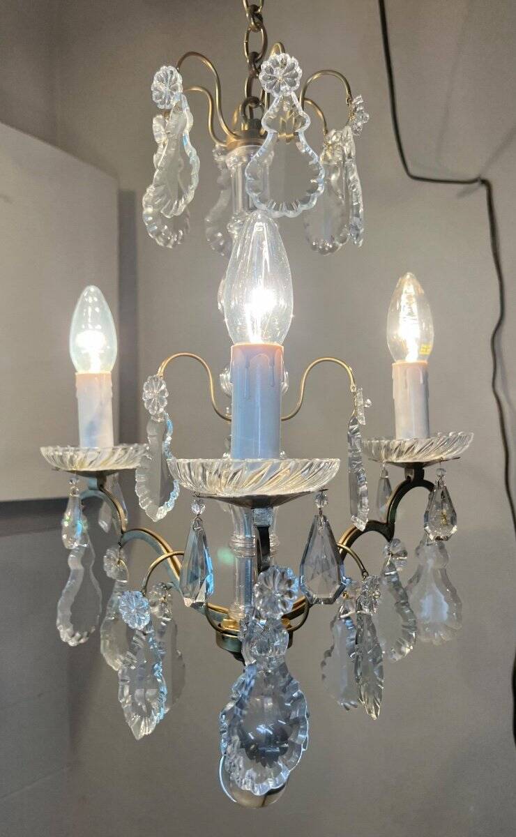 Small chandelier in bronze and crystal