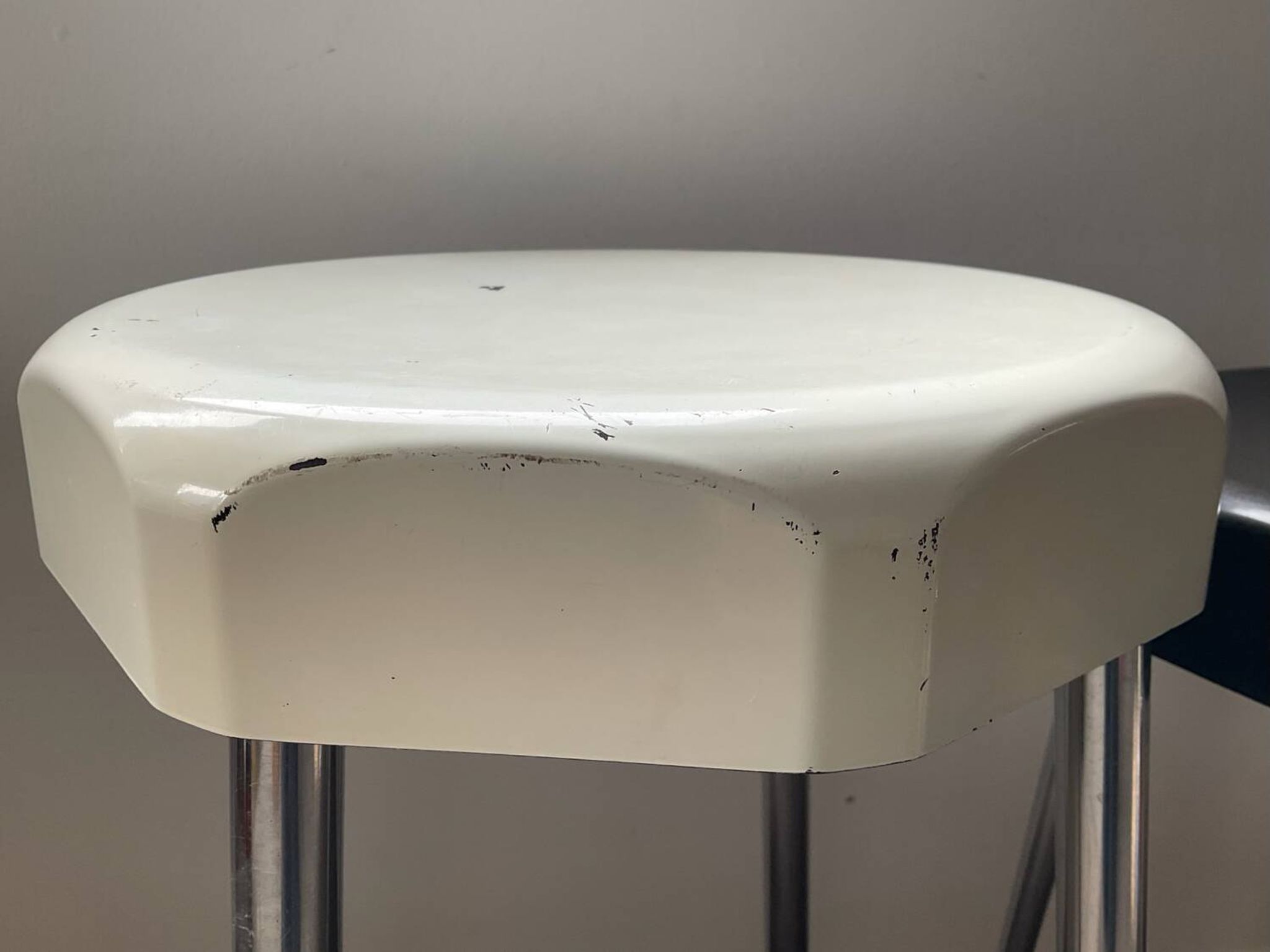 Duo de tabourets en bakélite, années 50