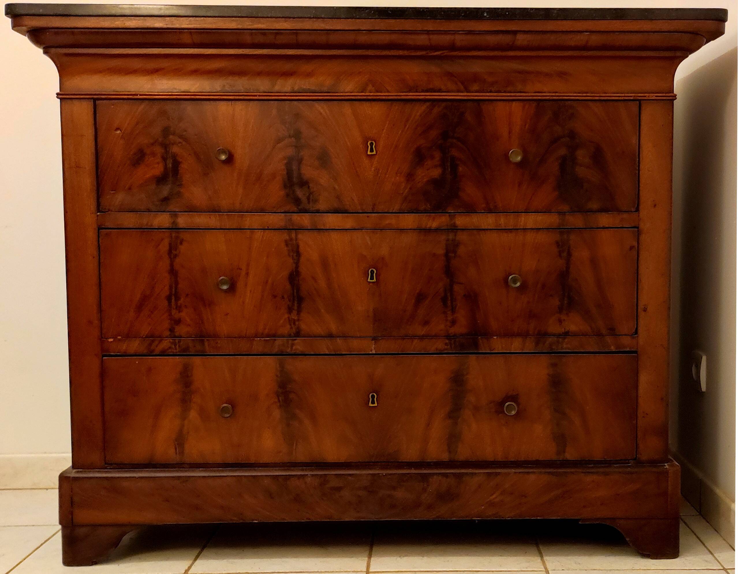 Commode Louis Philippe marbre noir