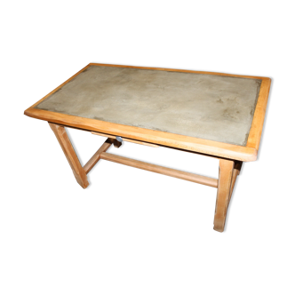 Waxed concrete top table