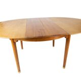 Dining table in oak of danish design from the 1960s.