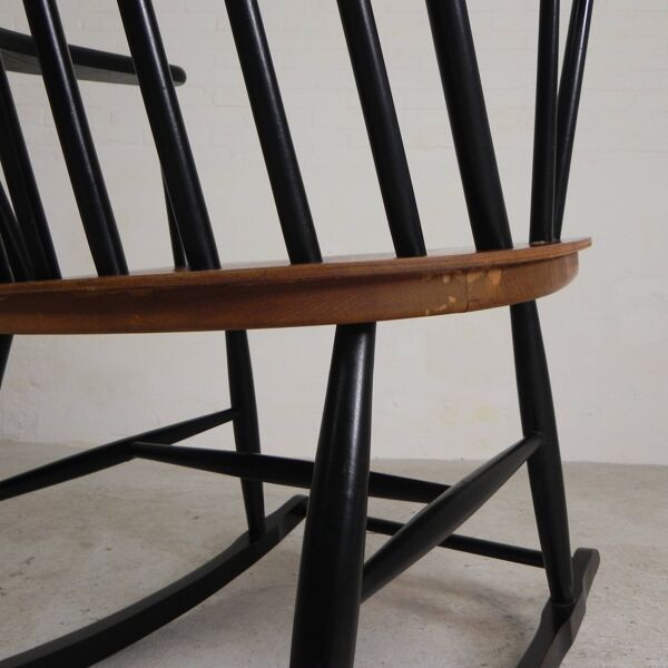 Spindle chair, rocking chair