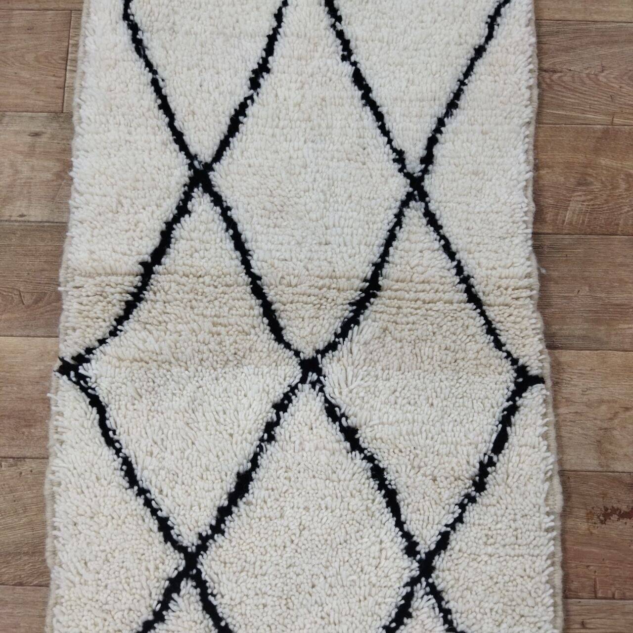 Azilal Berber rug in handmade wool 123 X 68 CM