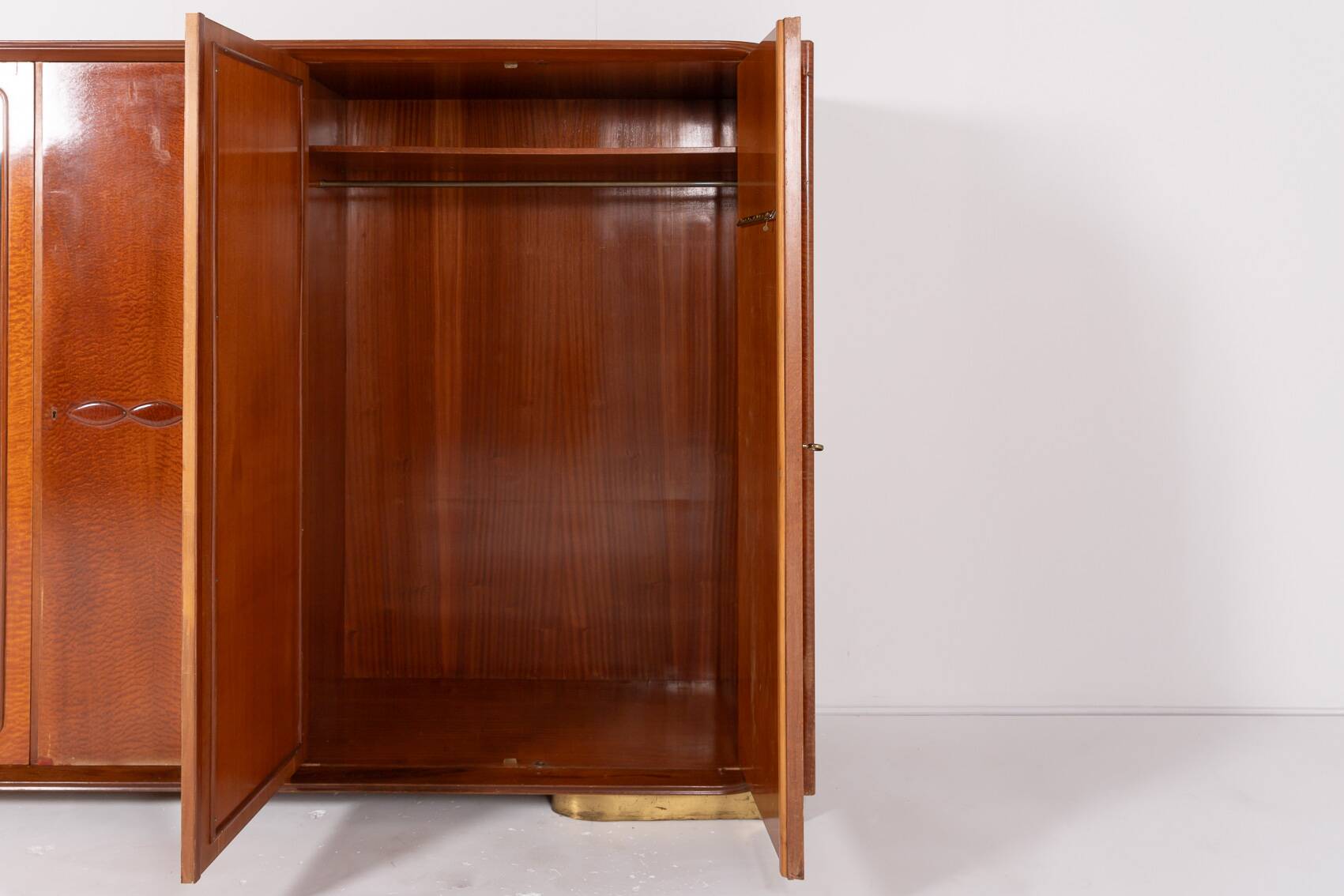 Italian Mid-Century Maple veneer wardrobe from 1950’s