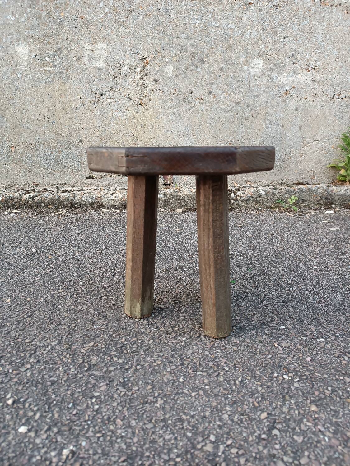 Tripod stool