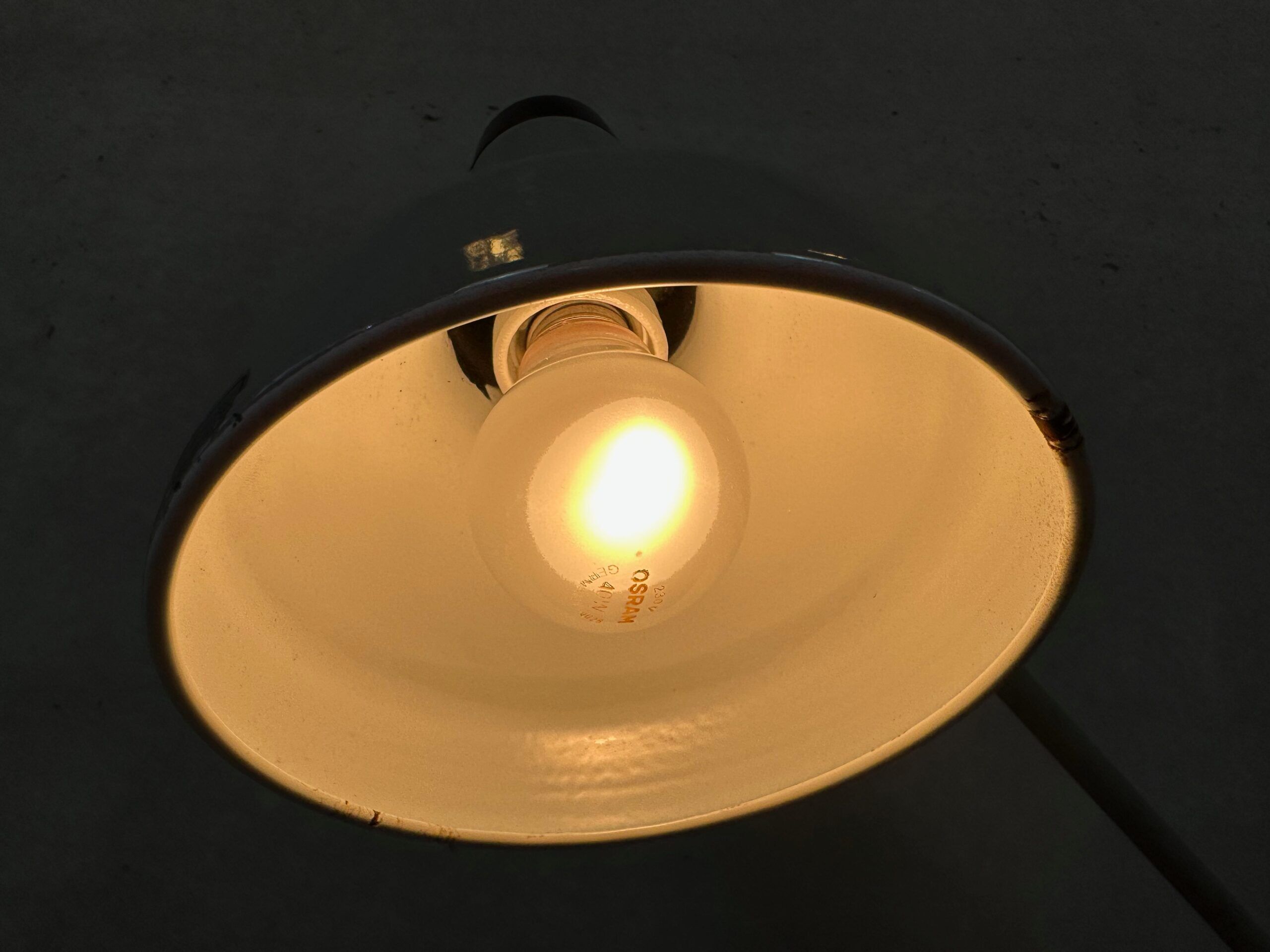 Lampe de bureau vintage émaillée – Rademacher