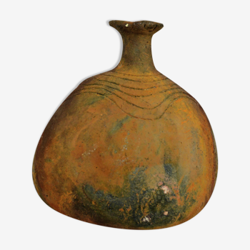 Rusted vase