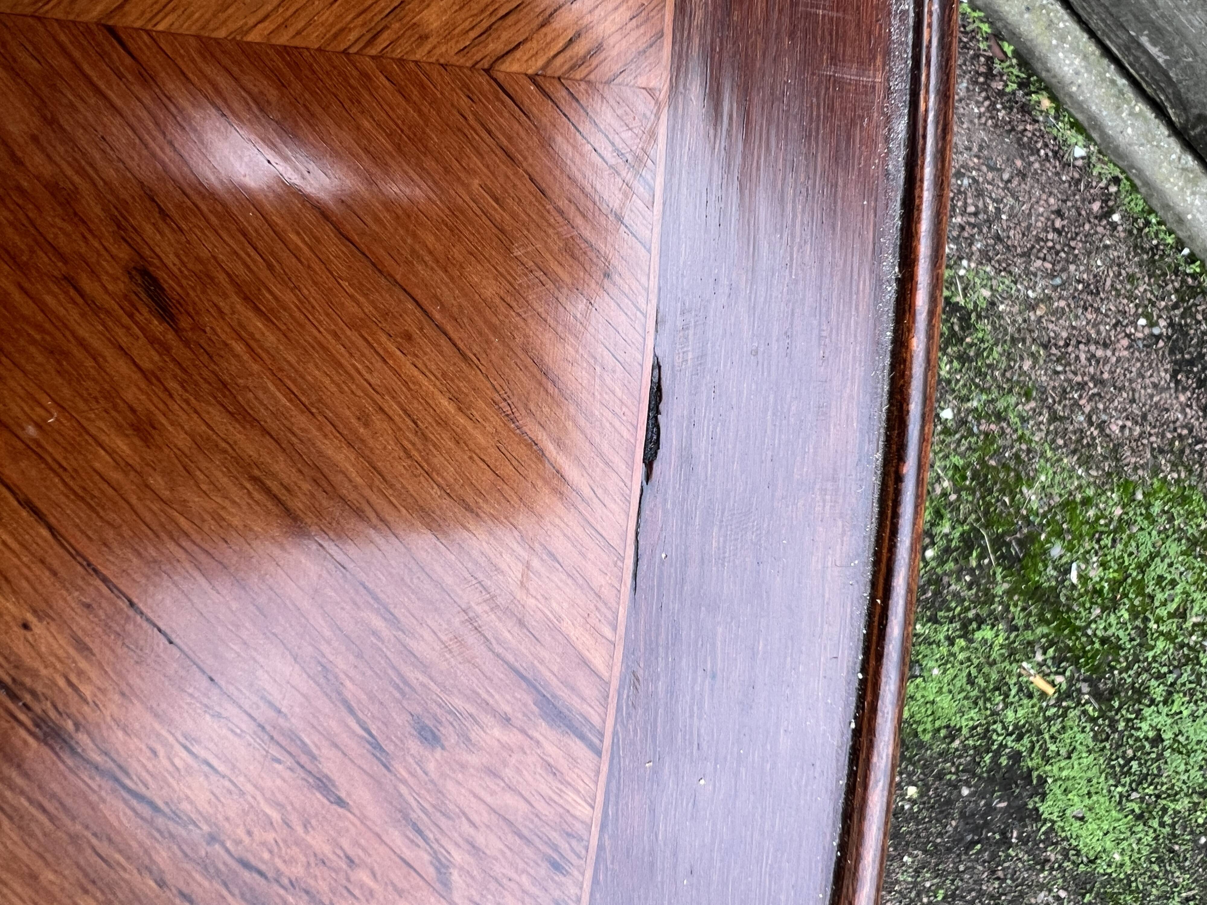 Kidney-shaped desk, marquetry, Transition style