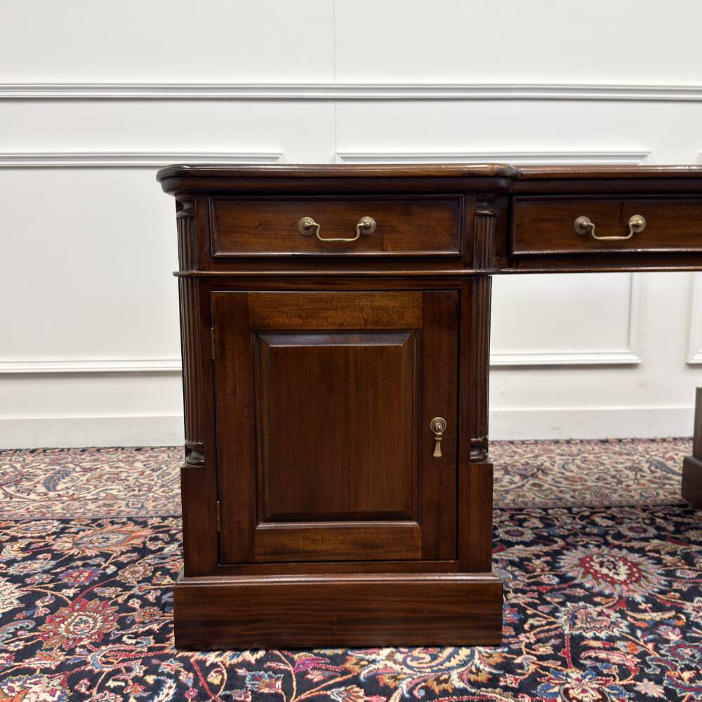 Classic English Desk Green Leather