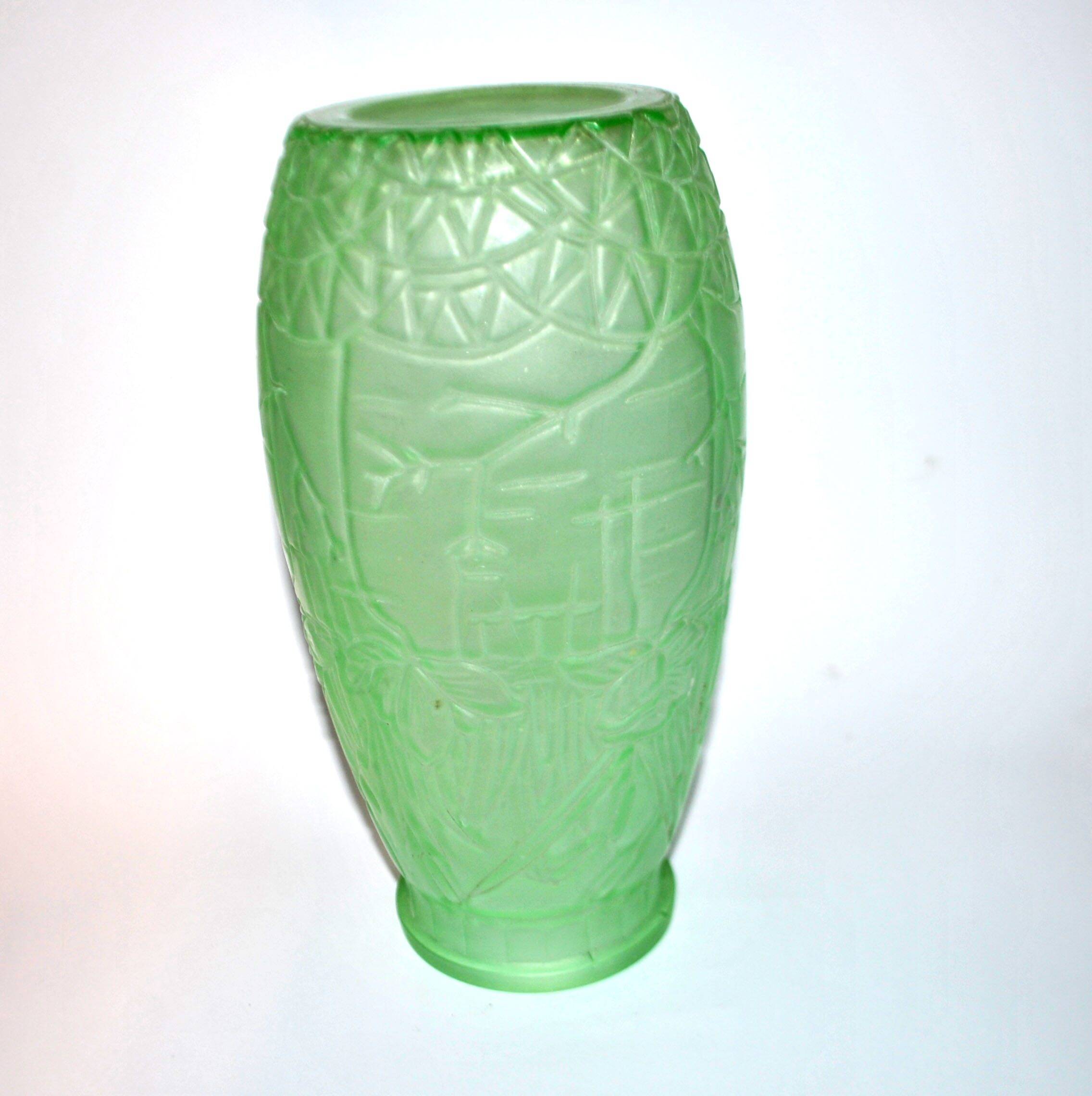 Large art deco vase in uranium-bearing dichroic green glass