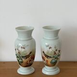 Paire de vases 19e en verre opaline signés
