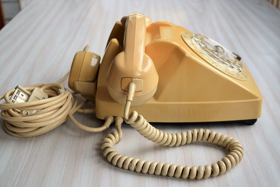 Téléphone Socotel S63 à cadran et écouteur vintage 1977