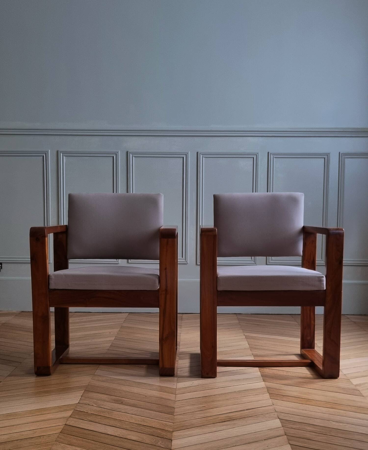 Paire de fauteuils dans le style d'André Sornay