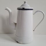 White enamelled coffee maker