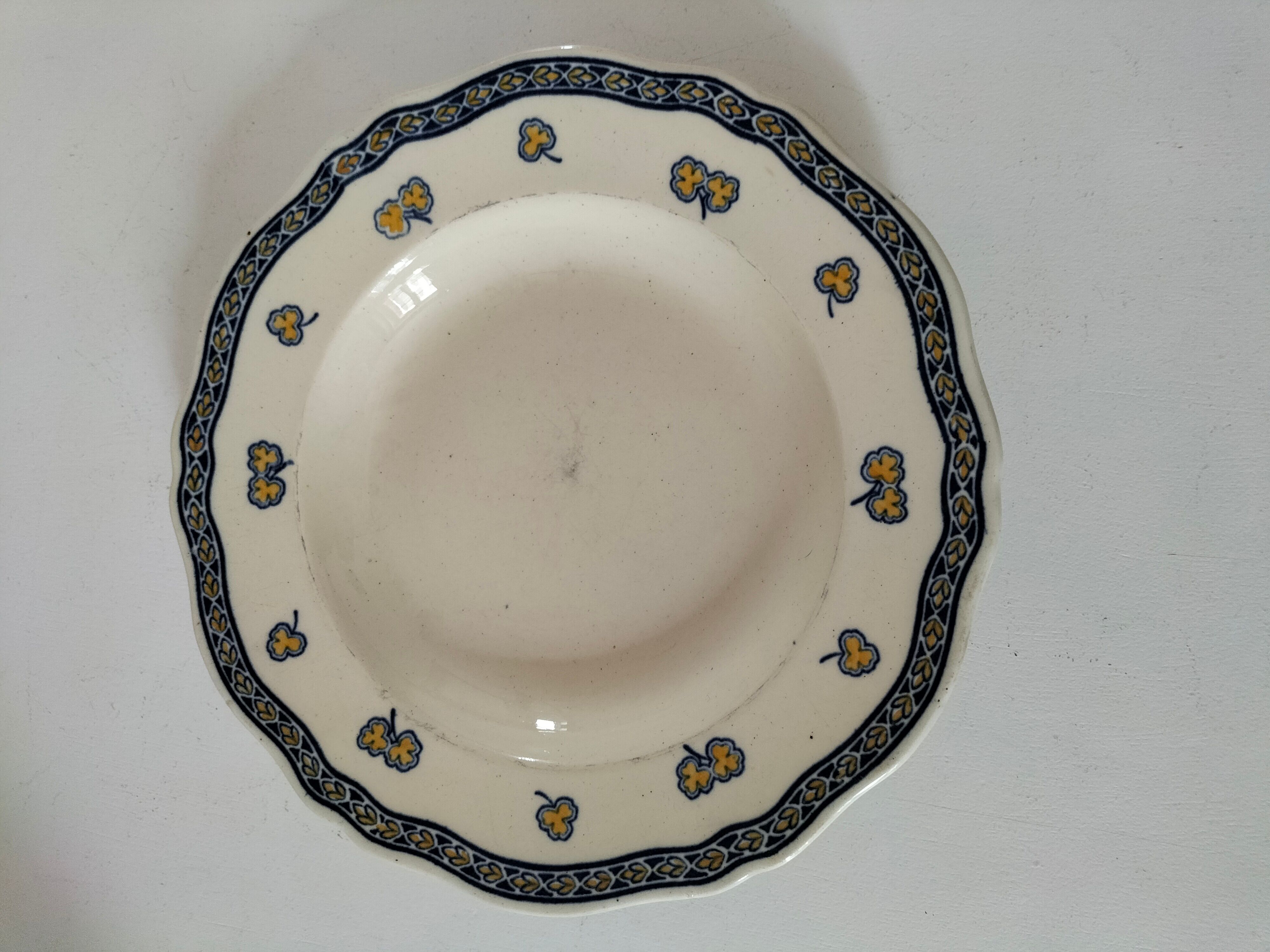 K&G Lunéville "Rouen Clover" plate circa 1880-1900