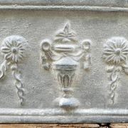 Jardinière en fonte grise