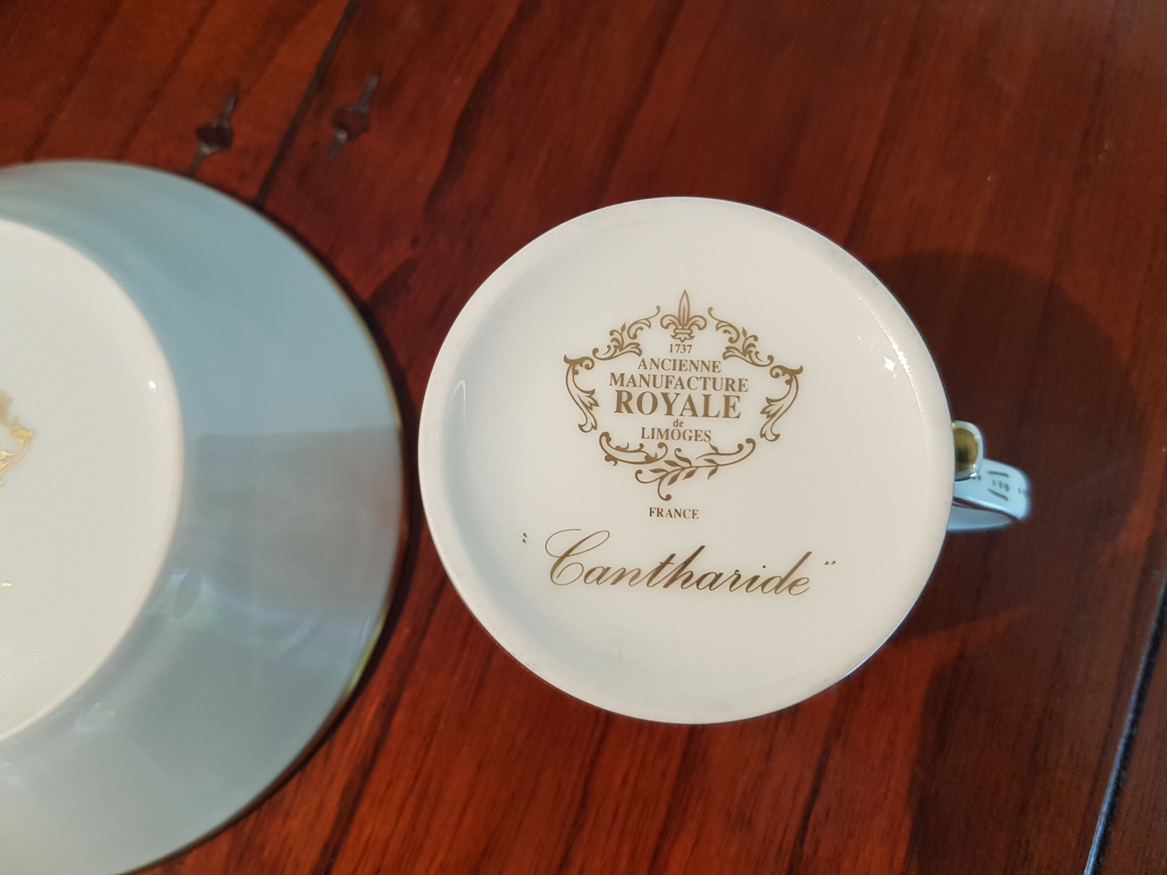 Porcelain cup and cup, royal manufacture of Limoges