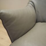 Leather swivel armchair, Italian design, 1990s, manufacture: Natuzzi