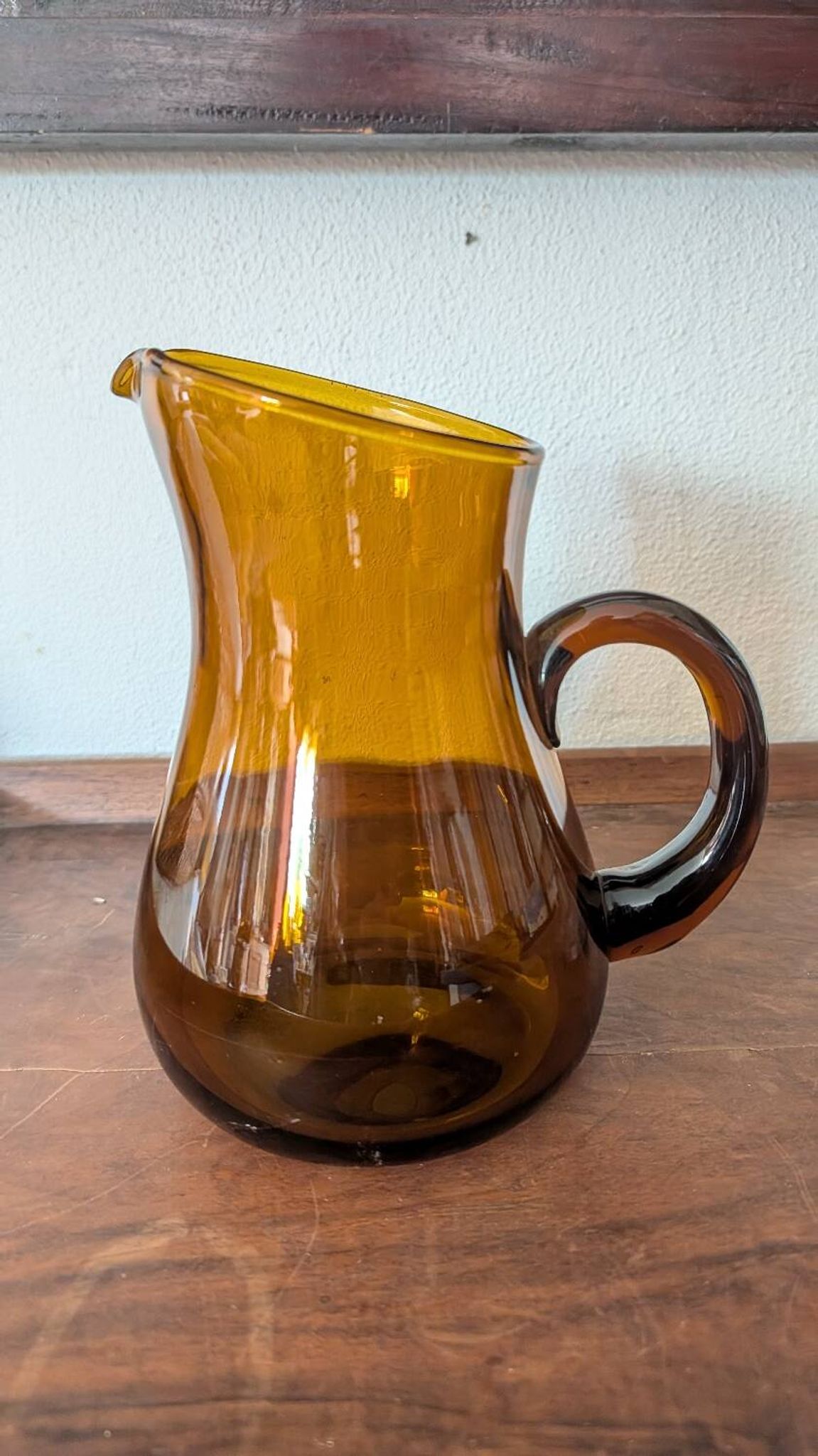 Pichet en verre ambré 60's