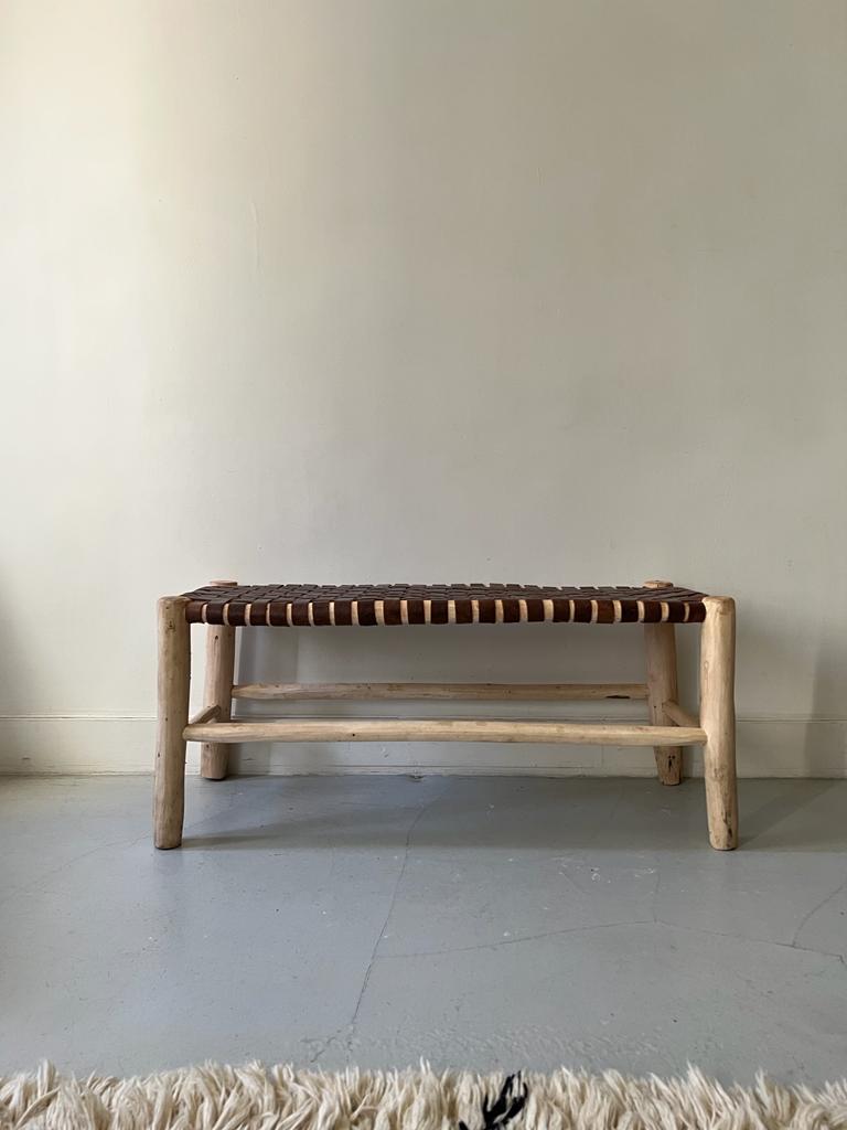 Large raw bench in wood and tawny leather