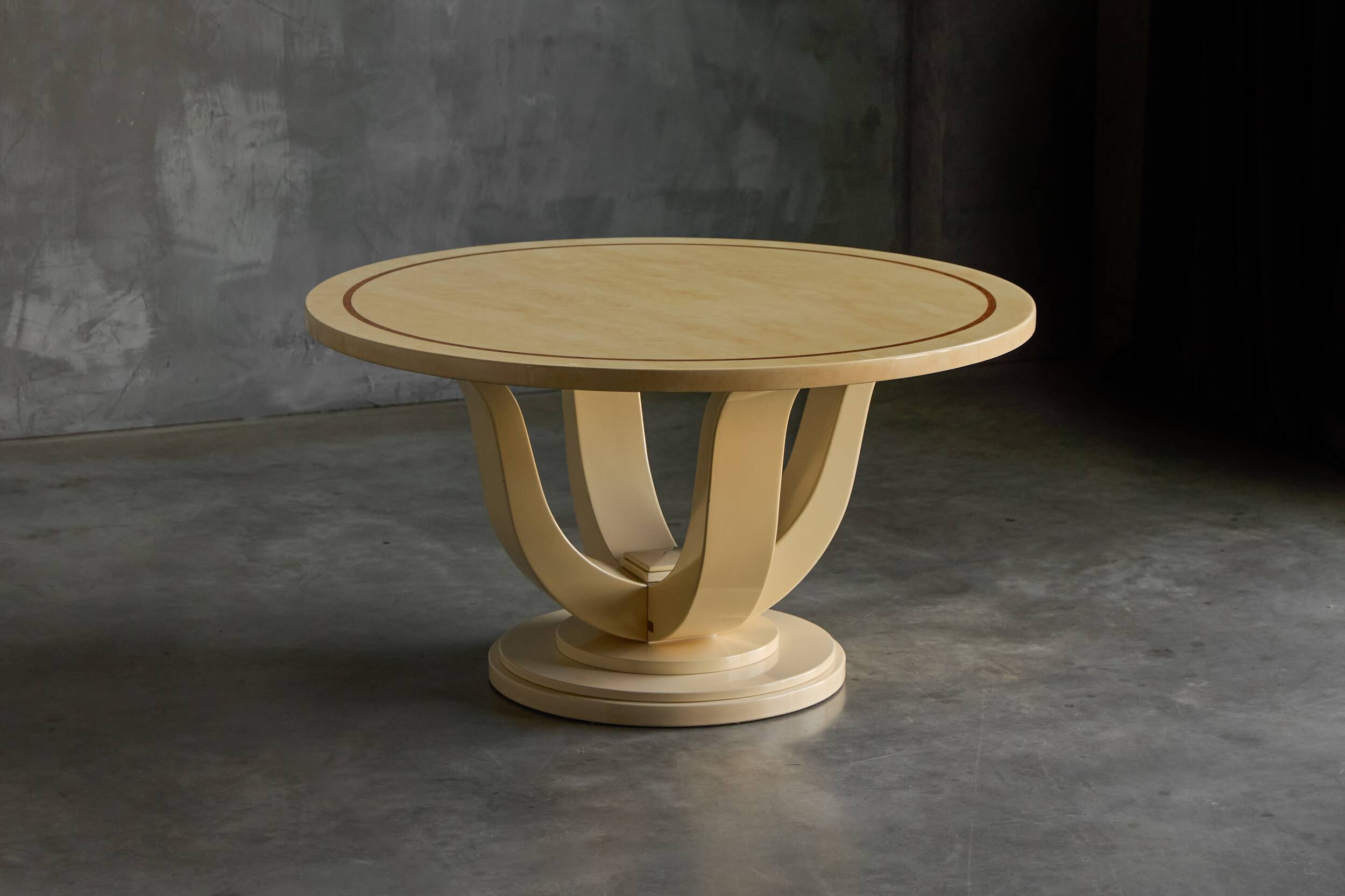 Table laquée imitation marbre de Jean Claude Mahey, France, années 1970