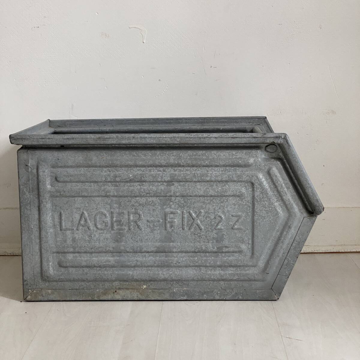 Metal industrial box