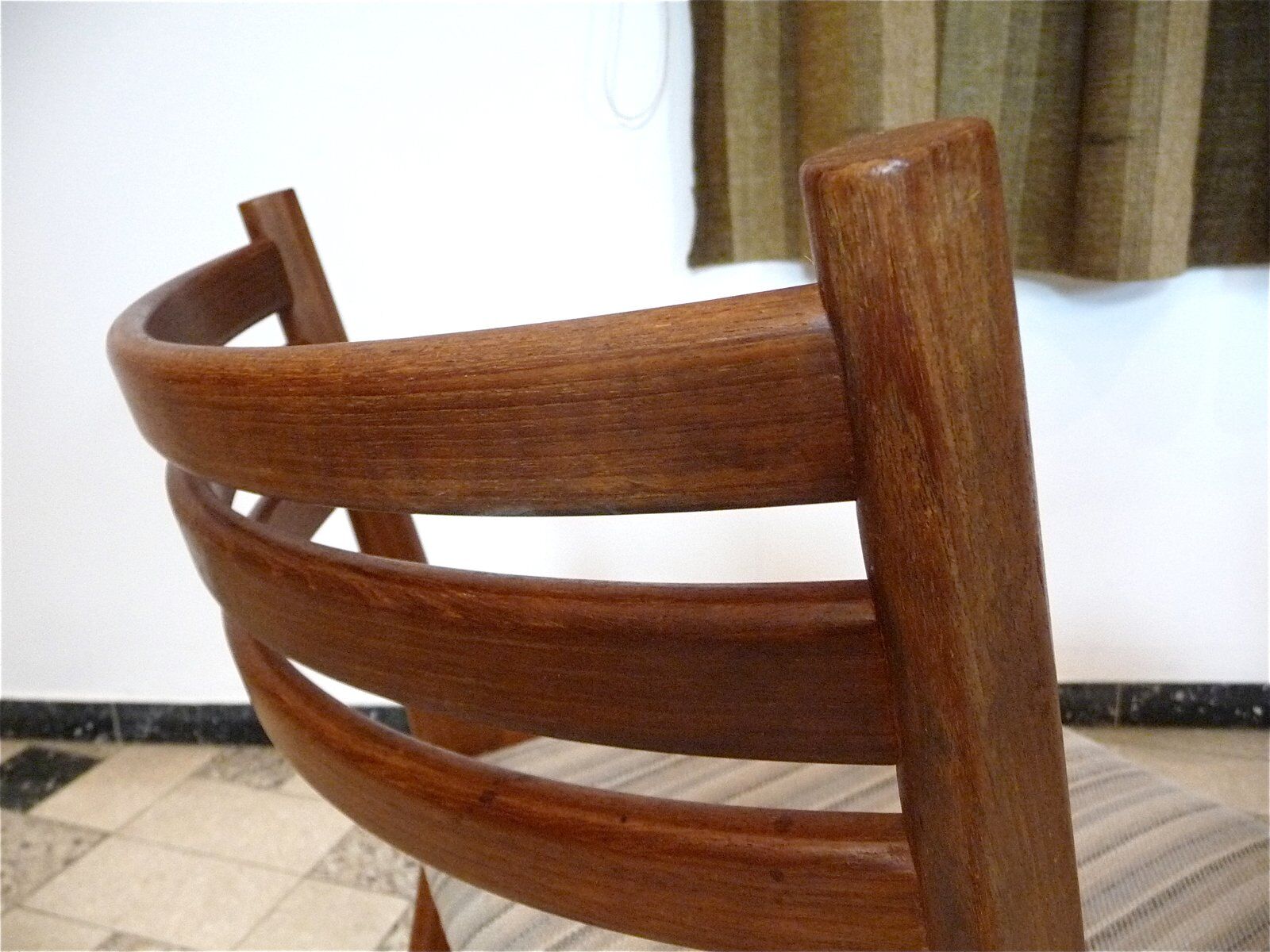 Ensemble de 4 chaises de salle à manger en teck scandinaves modernes, Danemark années 1960.