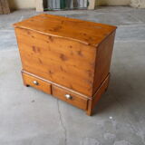Wood chest