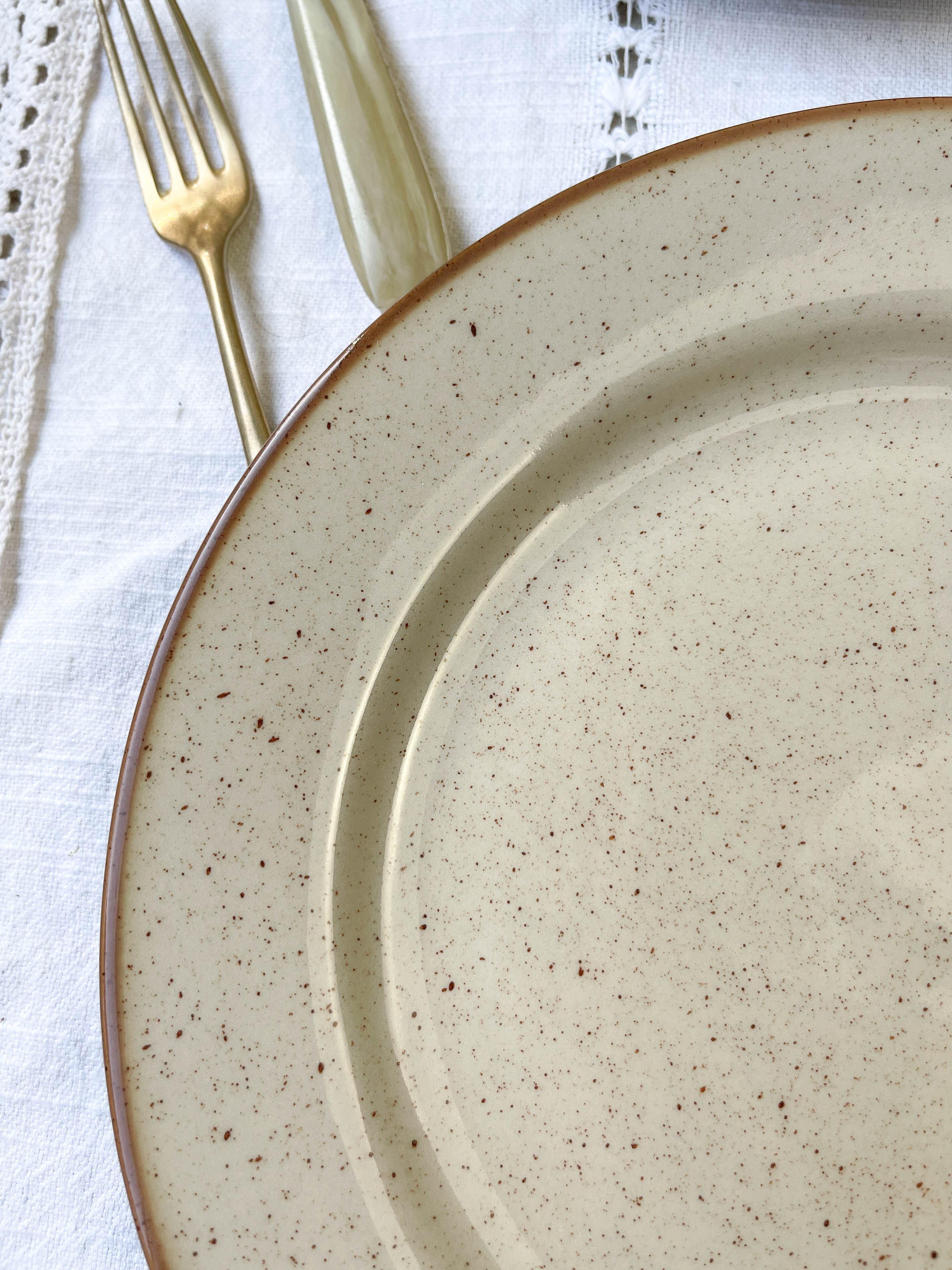 6 flat plates in speckled beige stoneware Tulowice Poland 1970