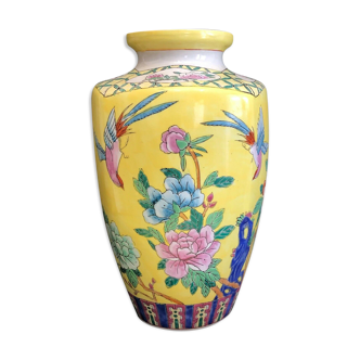 China porcelain vase and enamels flora and birds on 19th china yellow background