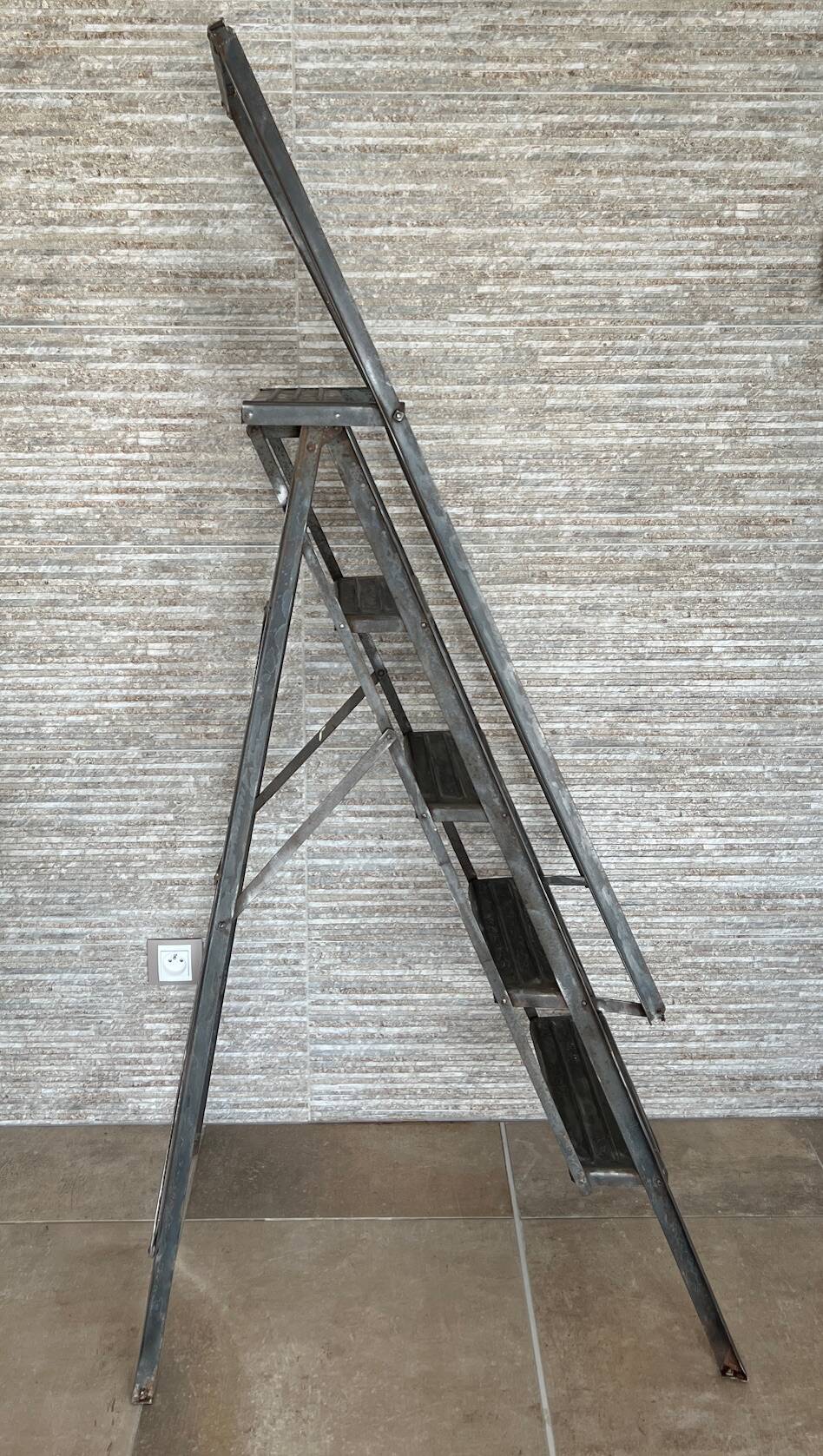 Manufrance 1930 industrial metal stepladder