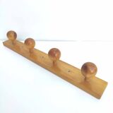 Coat rack in pine hooks balls
