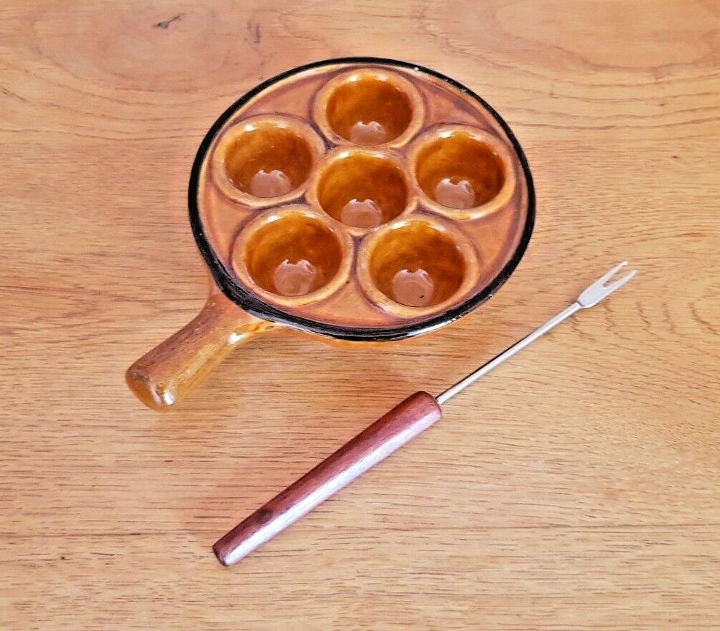 Set Of 4 Vintage French Escargot Snail Cook Pots 6 Snail Wells With Forks 3488