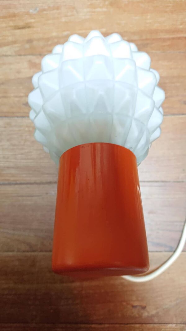 Lampe de bureau vintage en métal orange et verre pressé, Lustry KP, Tchécoslovaquie
