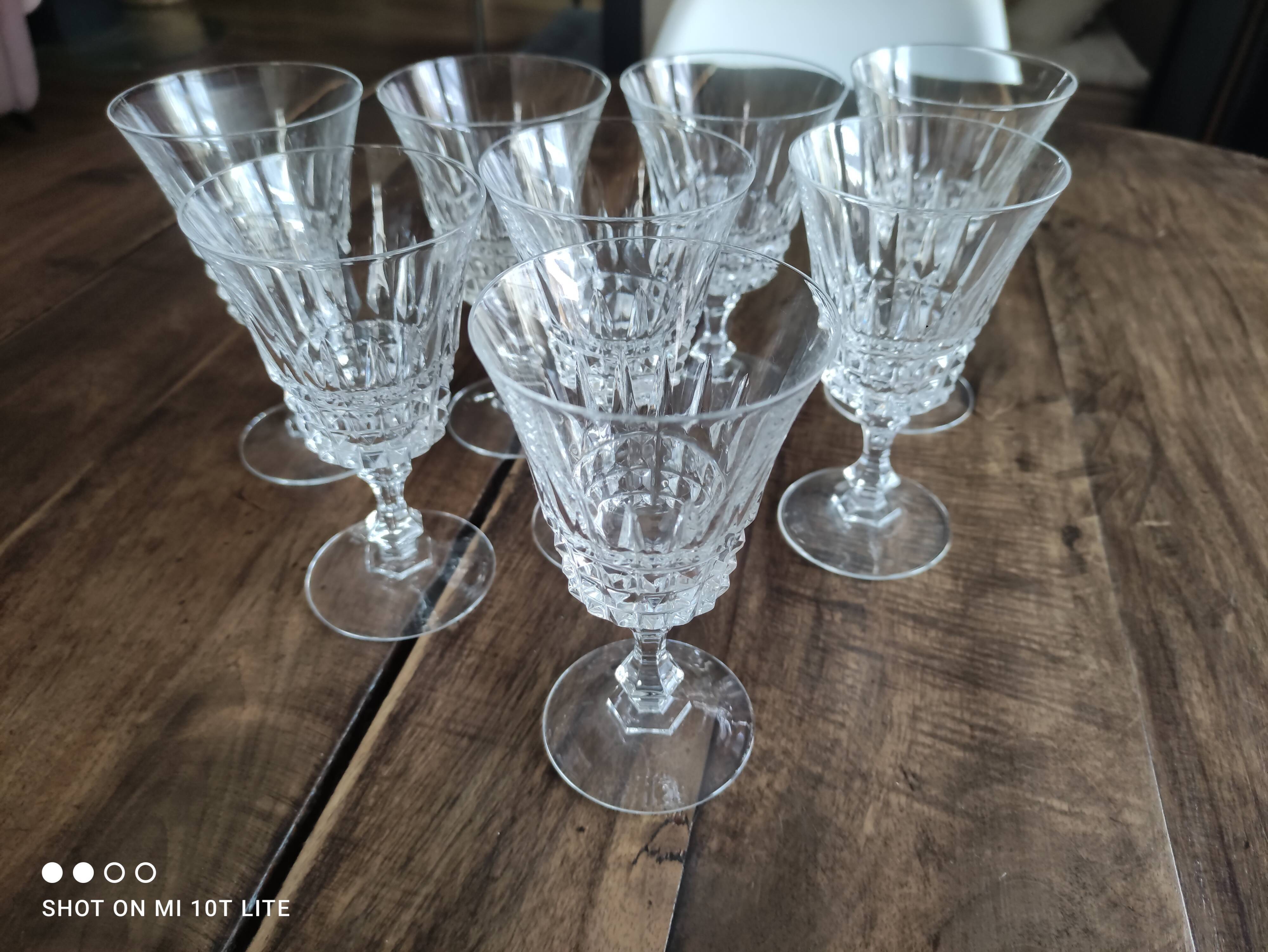 Set of 8 white wine glasses small capacity in antique chiseled crystal