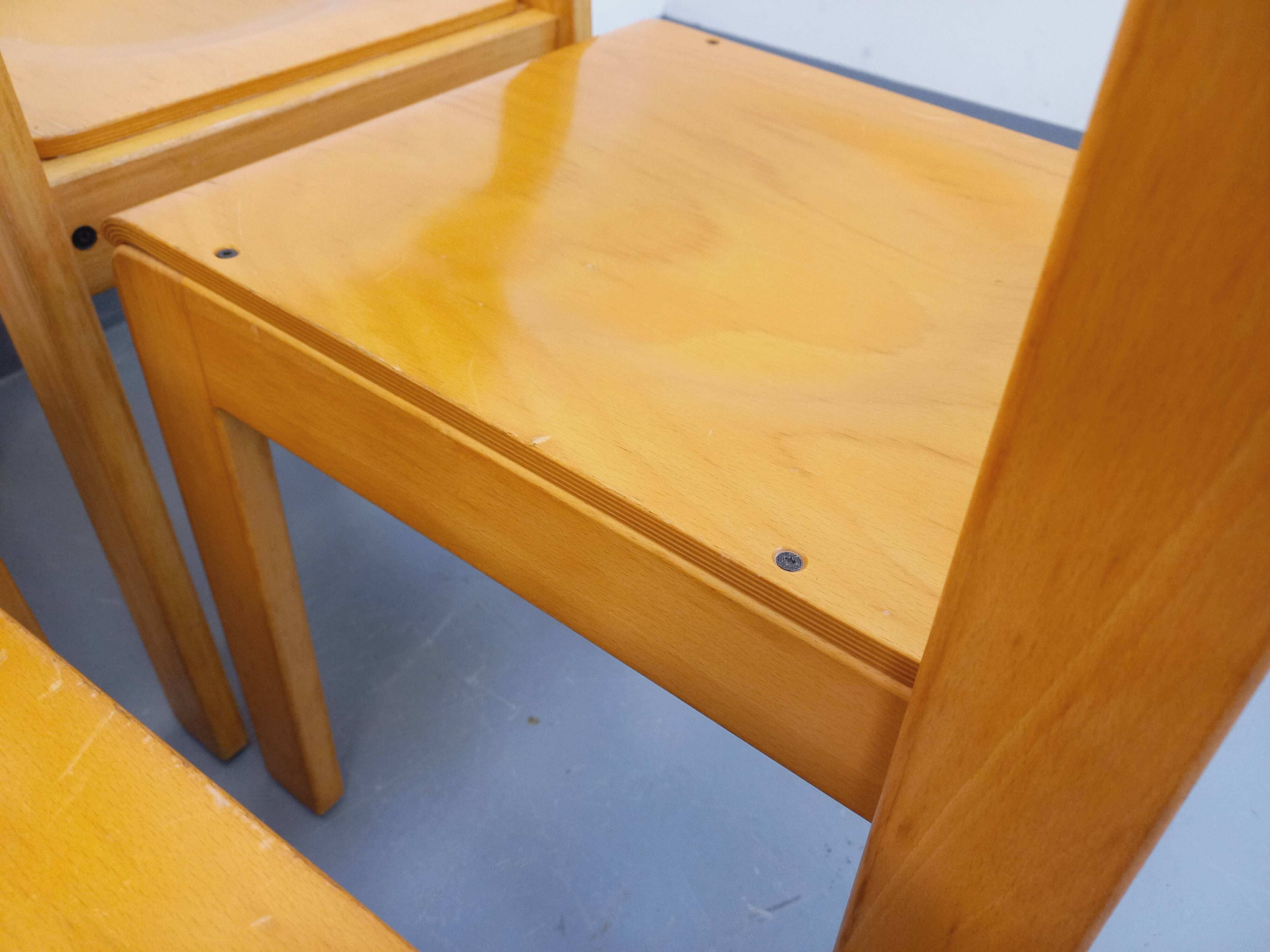 Set of 6 vintage minimalist beech wood chairs from the 70s and 80s.