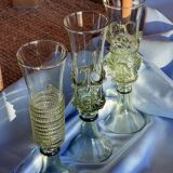 Paire de flûtes à champagne en verre vert - spirales