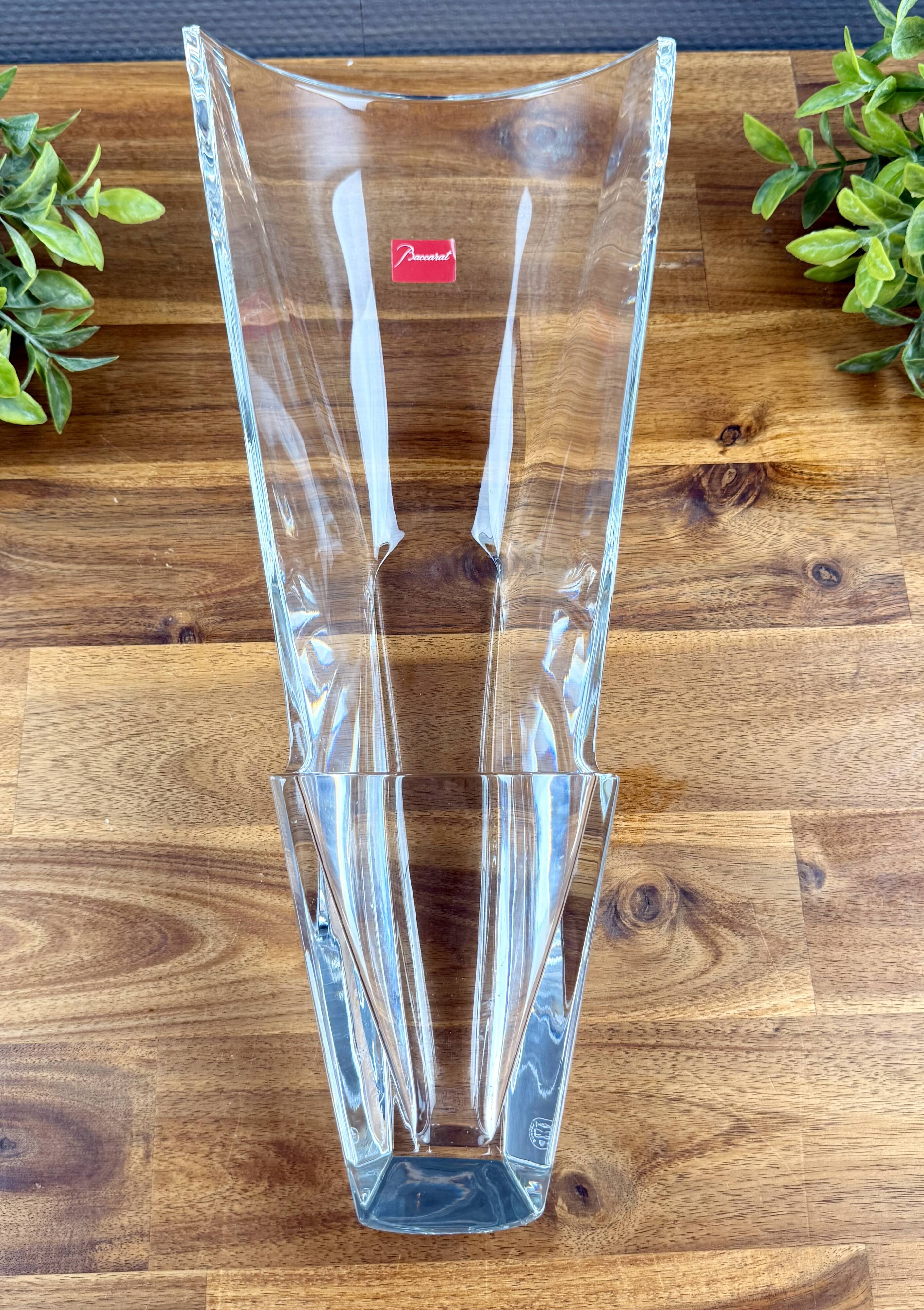 Baccarat crystal centrepiece model Diva with box