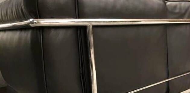 Magnificent high-end sofa Model LC2 by Lecorbusier for Cassina