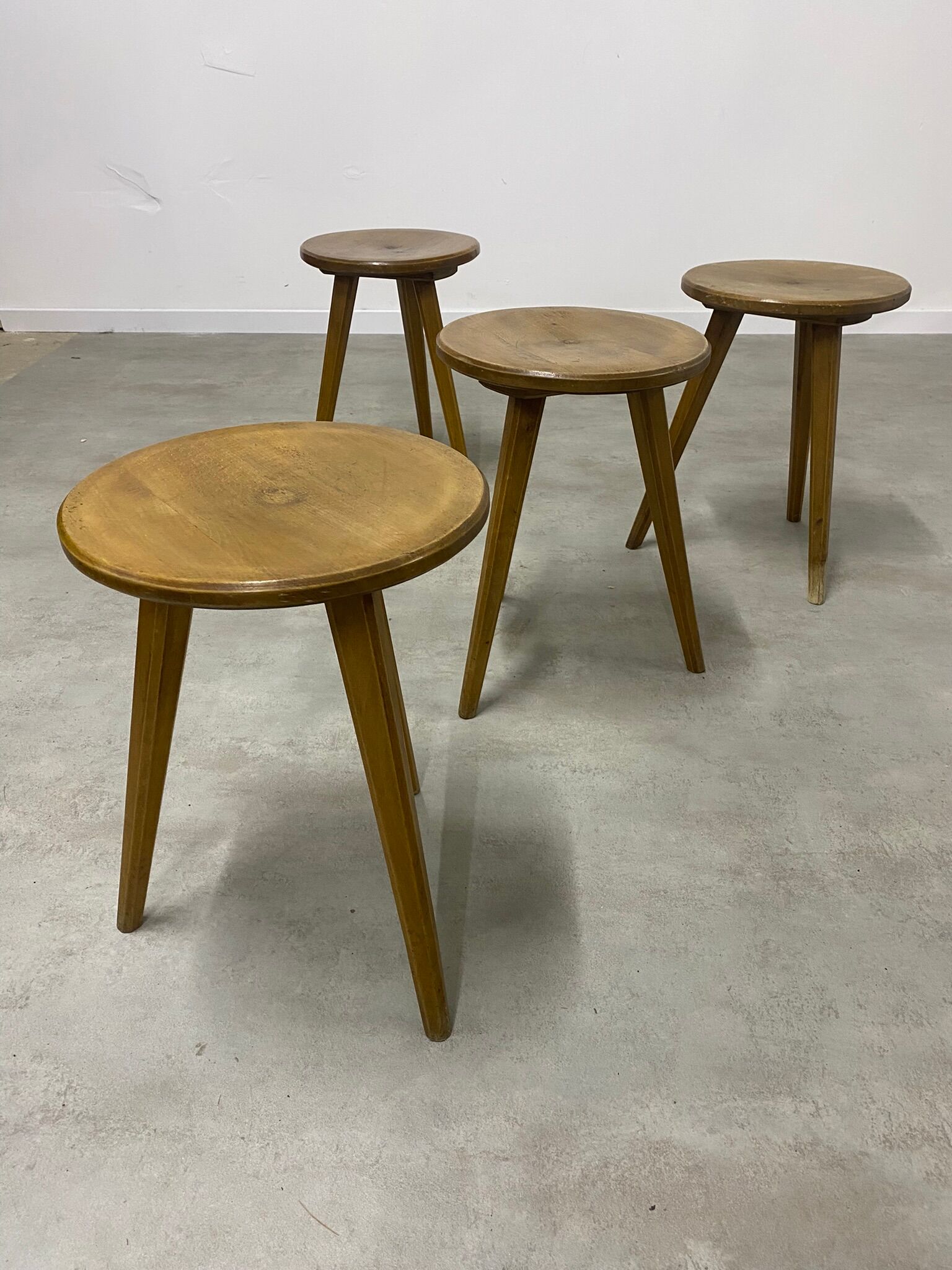 Set table and 4 wooden stools bistrot design of the 50