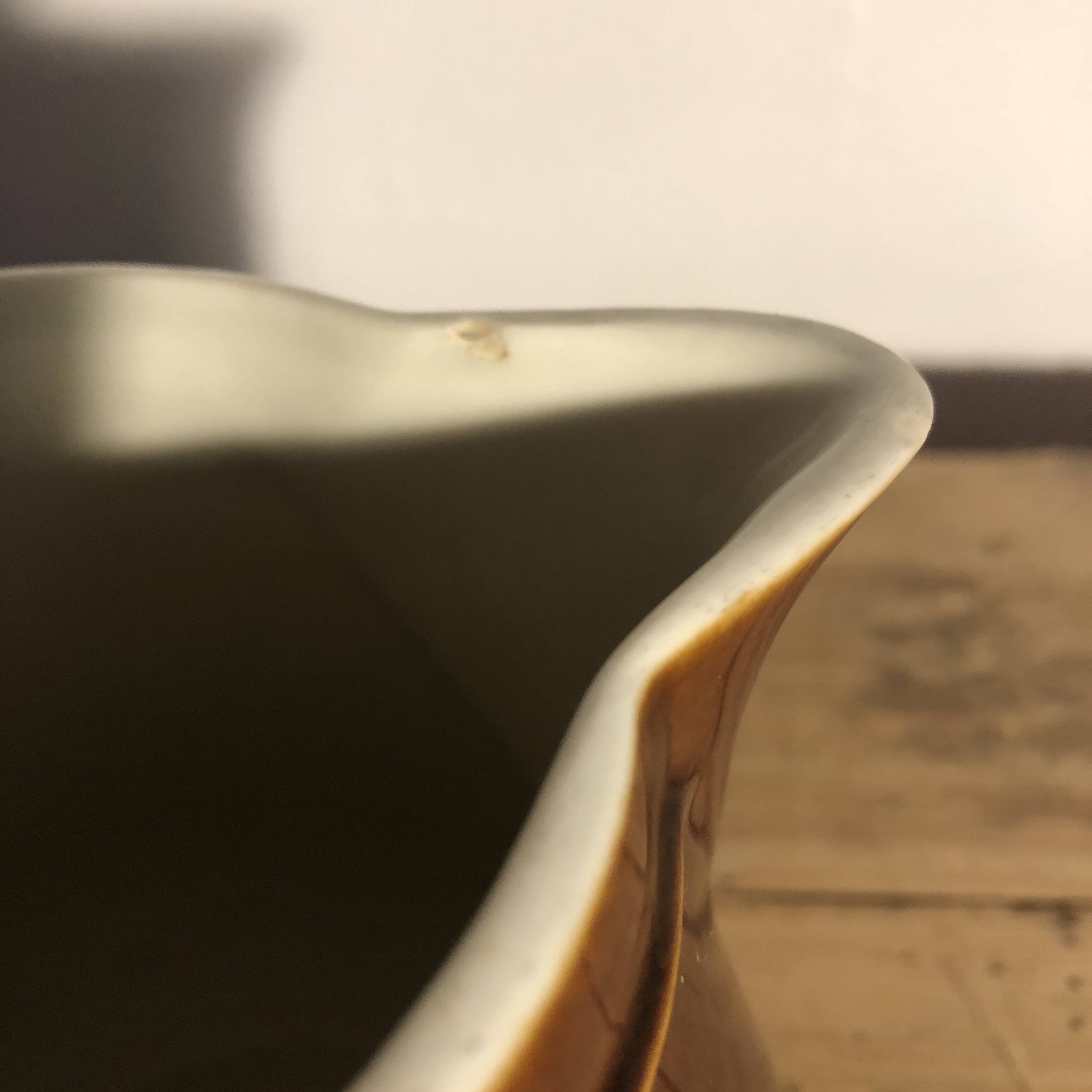 Milk pot