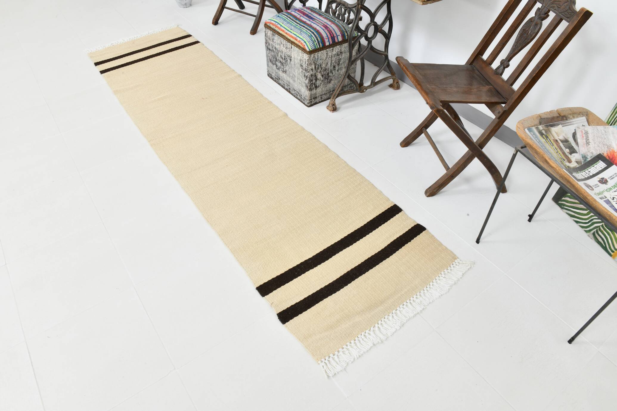 2x9 Handmade Hemp Runner Rug 75x282Cm