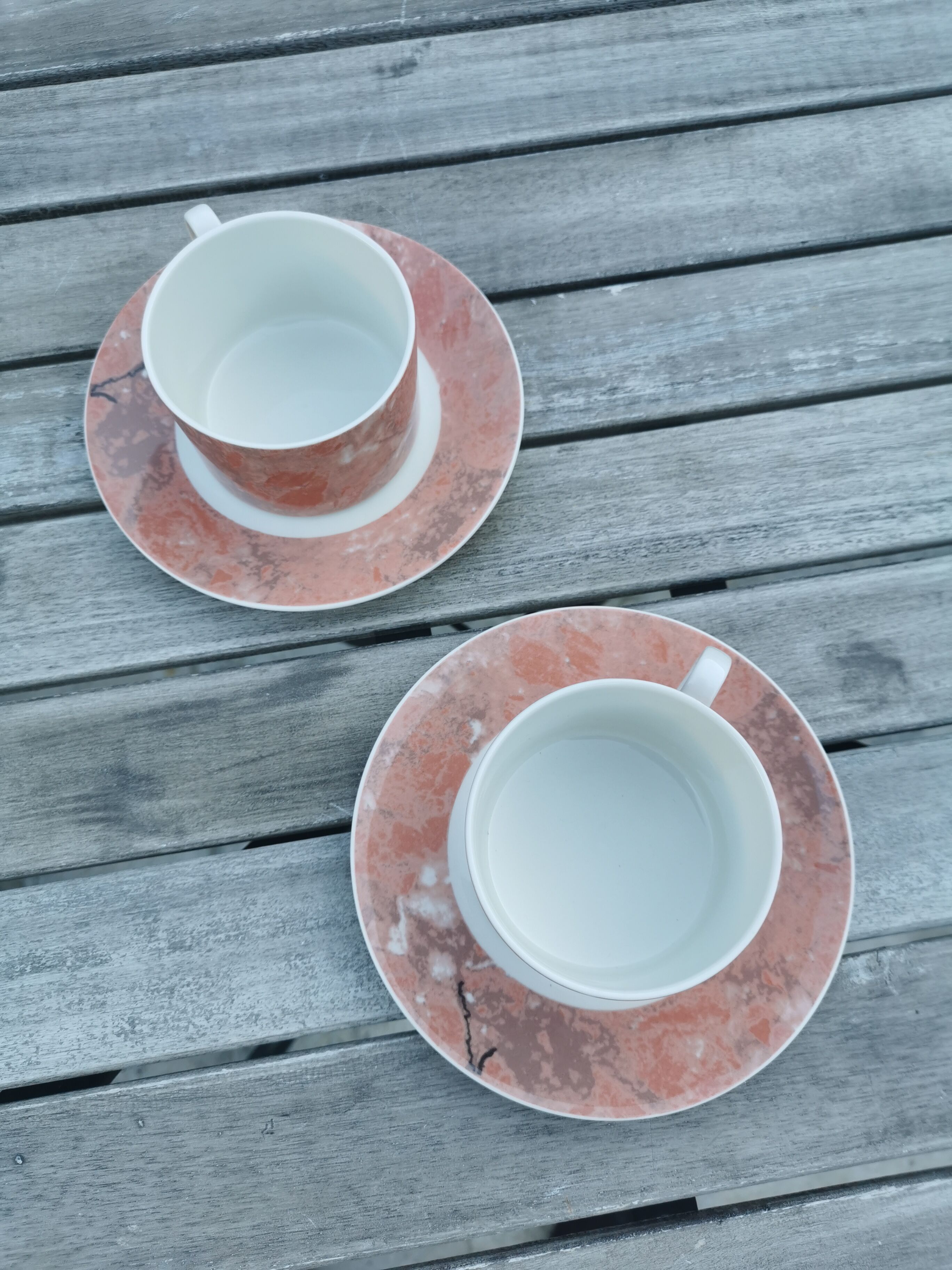 2 cups with Villeroy & Boch saucers, siena model.