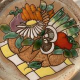 Assiette en céramique Vallauris décor légumes