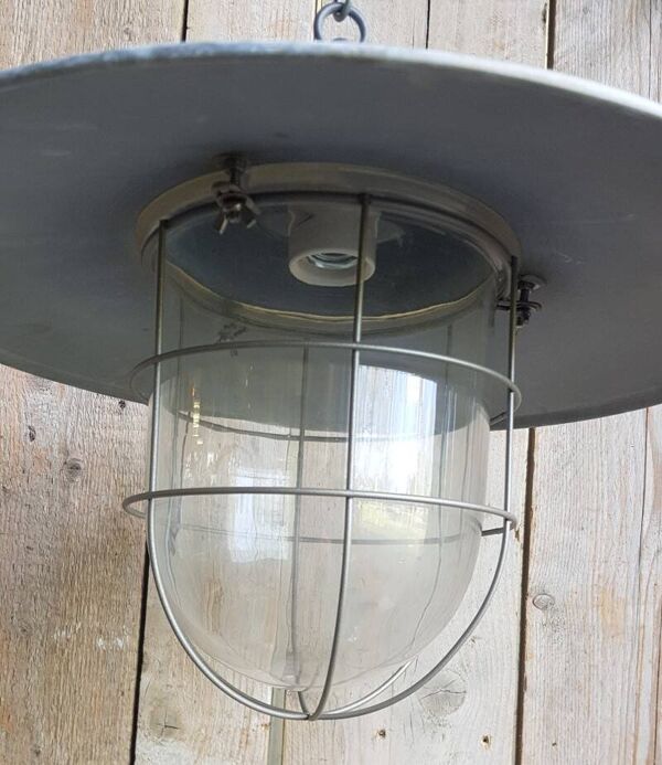 Suspension de grange en zinc